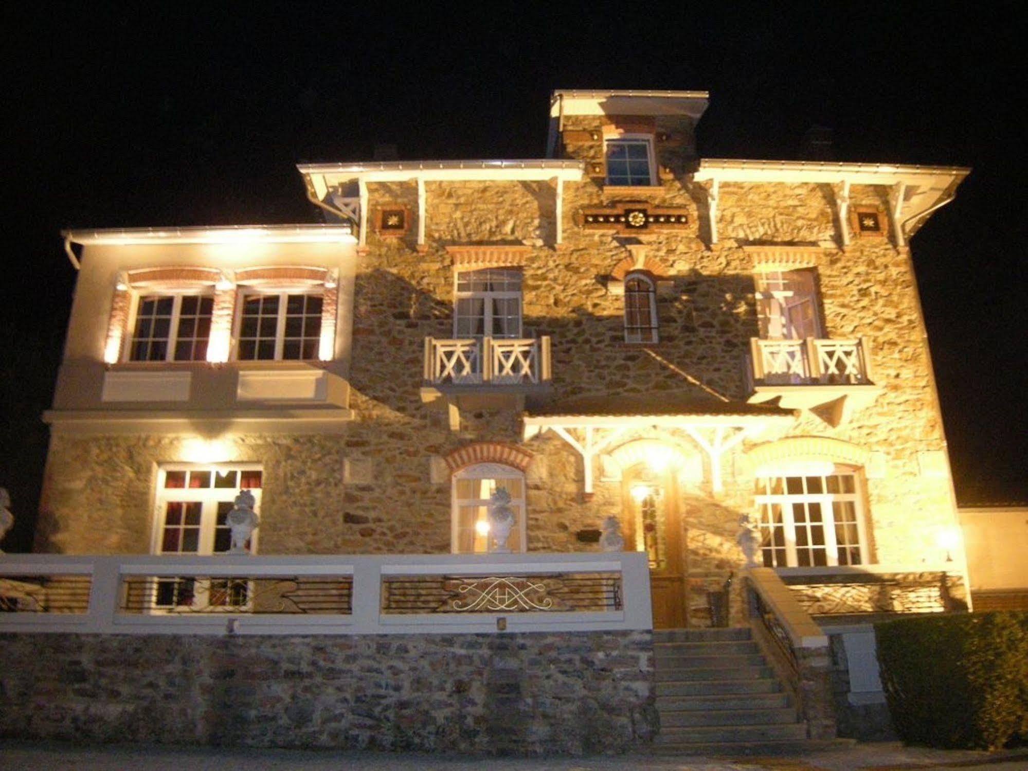 Demeure De Flore Lacabarede Exterior photo